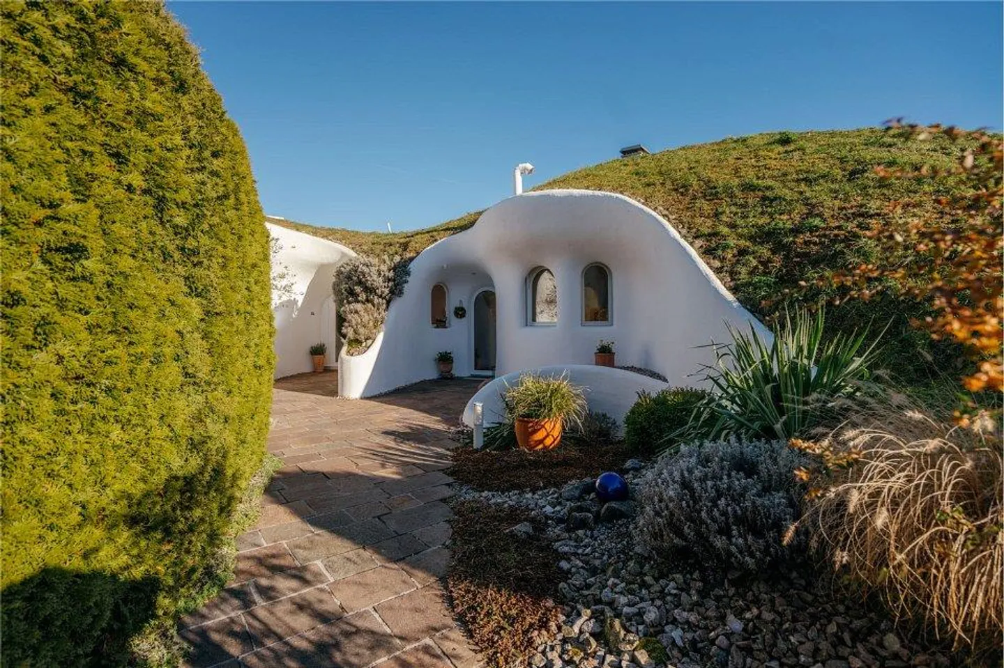 Living in Harmony with Nature - Photo 3 of 13