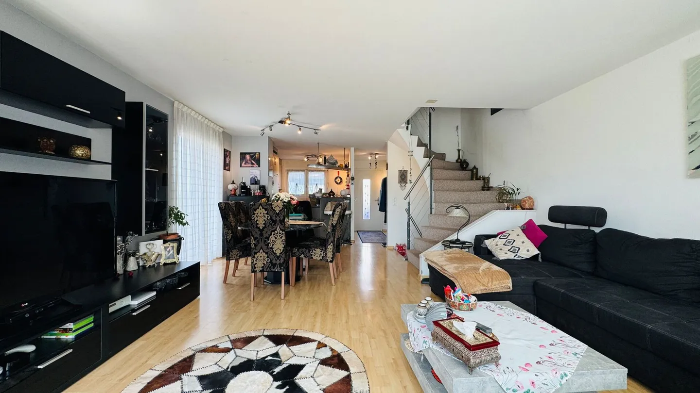 Ampia casa a schiera angolare con giardino - Carport, parcheggio, vicino alla natura e adatta alle famiglie - Foto 3 di 15