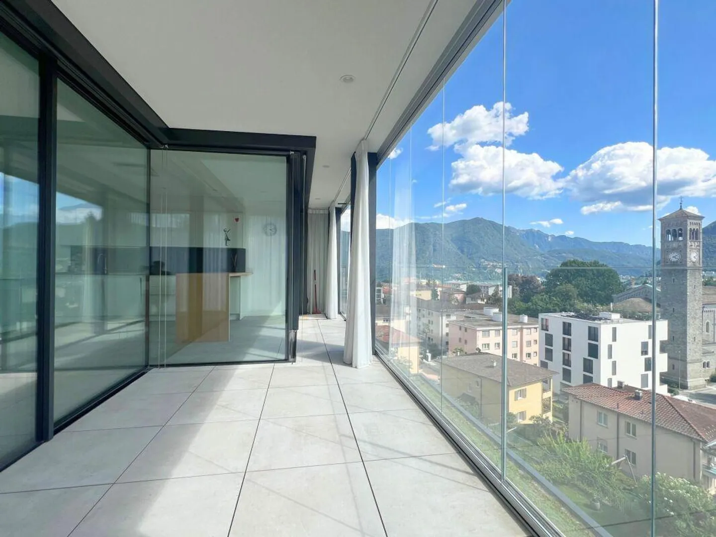 Exklusives Apartment mit Terrasse - Foto 3 von 13