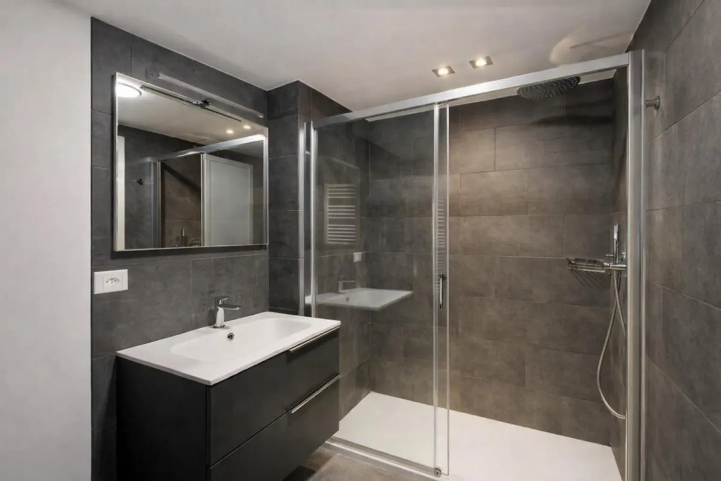 Exklusives Apartment mit Terrasse - Foto 11 von 13