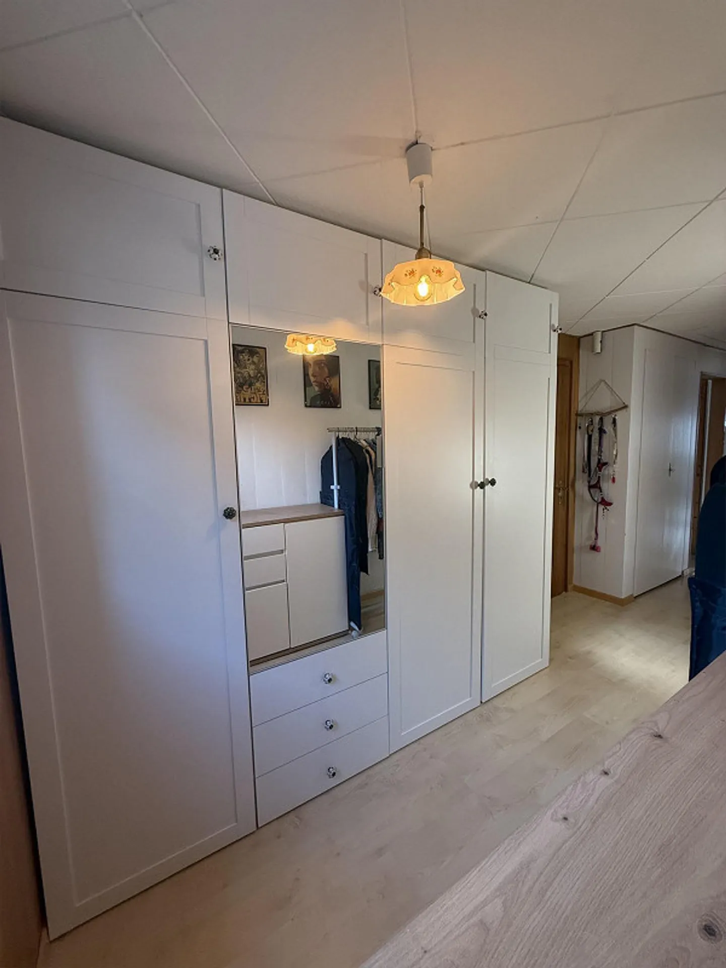 Charming Chalet-Style Apartment with Panoramic Lake Views – 2.5 Rooms - Photo 5 of 20