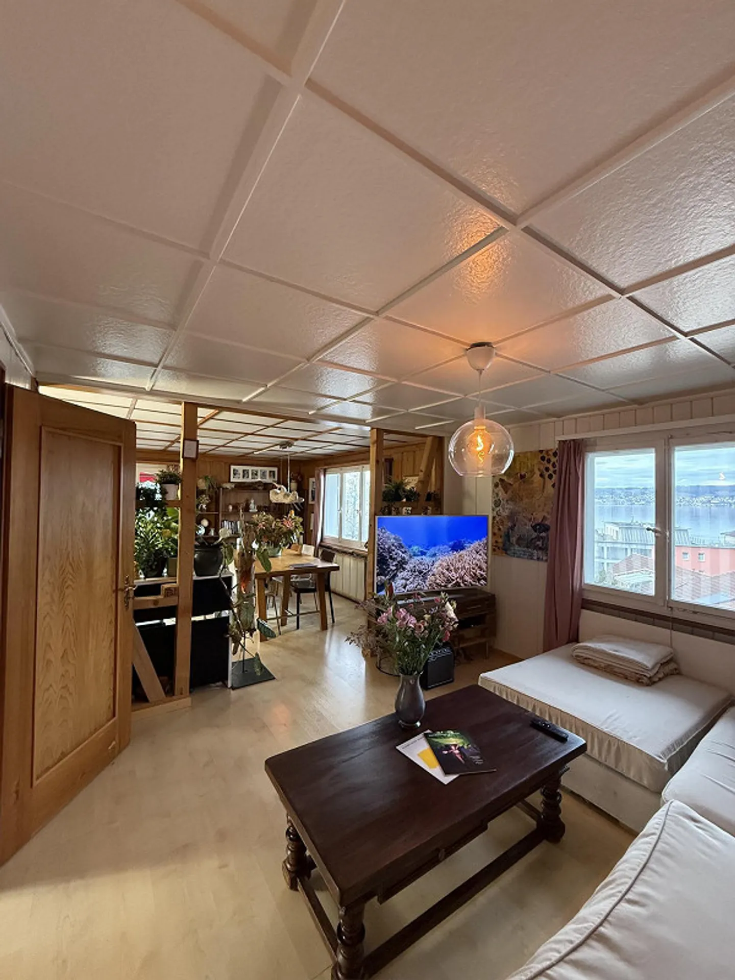 Charming Chalet-Style Apartment with Panoramic Lake Views – 2.5 Rooms - Photo 14 of 20