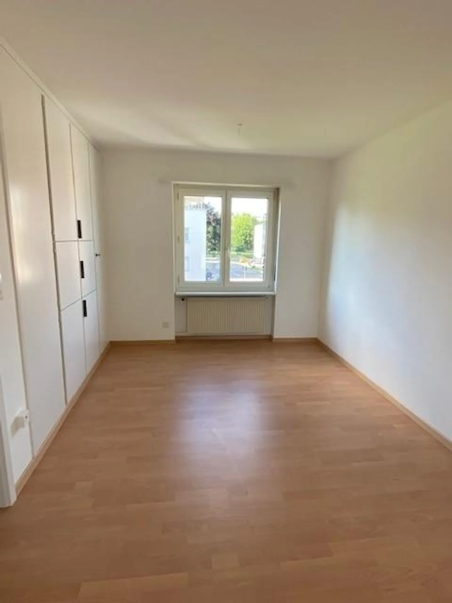 Lichtdurchflutete  4.5-Zimmer-Wohnung mit Balkon, Garagenbox - Foto 6 von 13