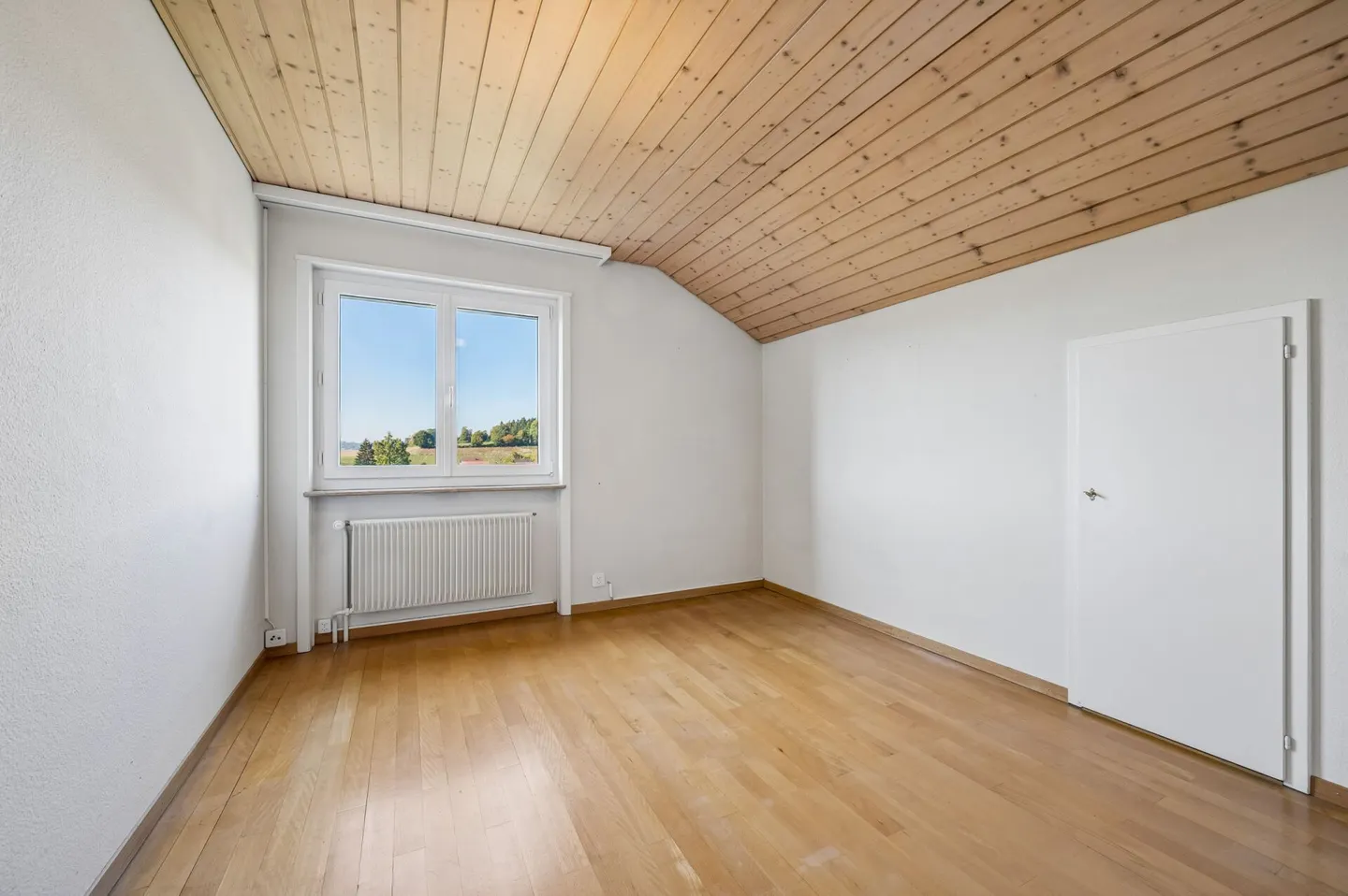 Characterful 5.0-room single-family house with winter garden and design potential - Photo 8 of 13
