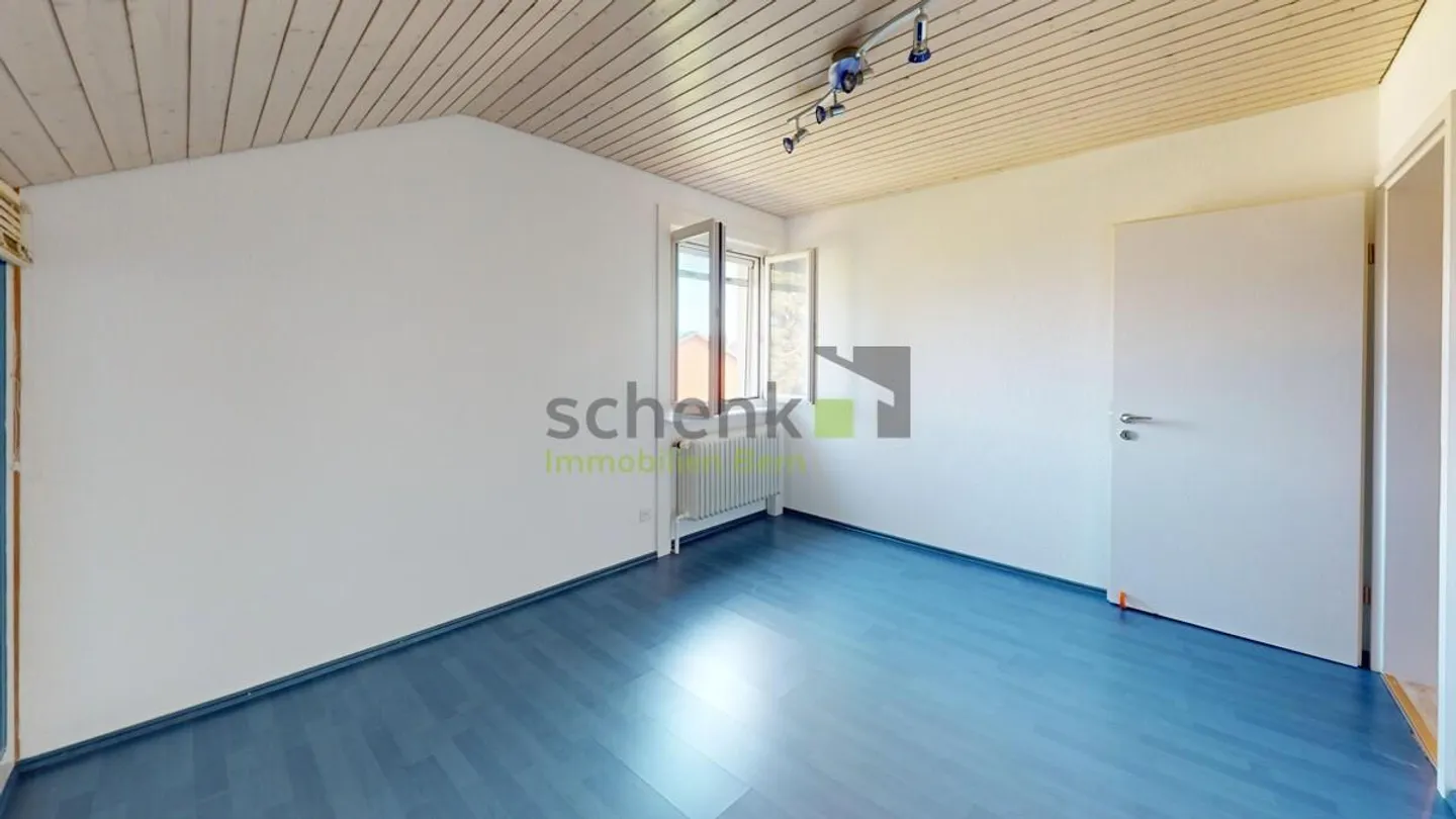 Casa unifamiliare di 4,5 stanze con grande giardino e biotopo - Foto 10 di 13