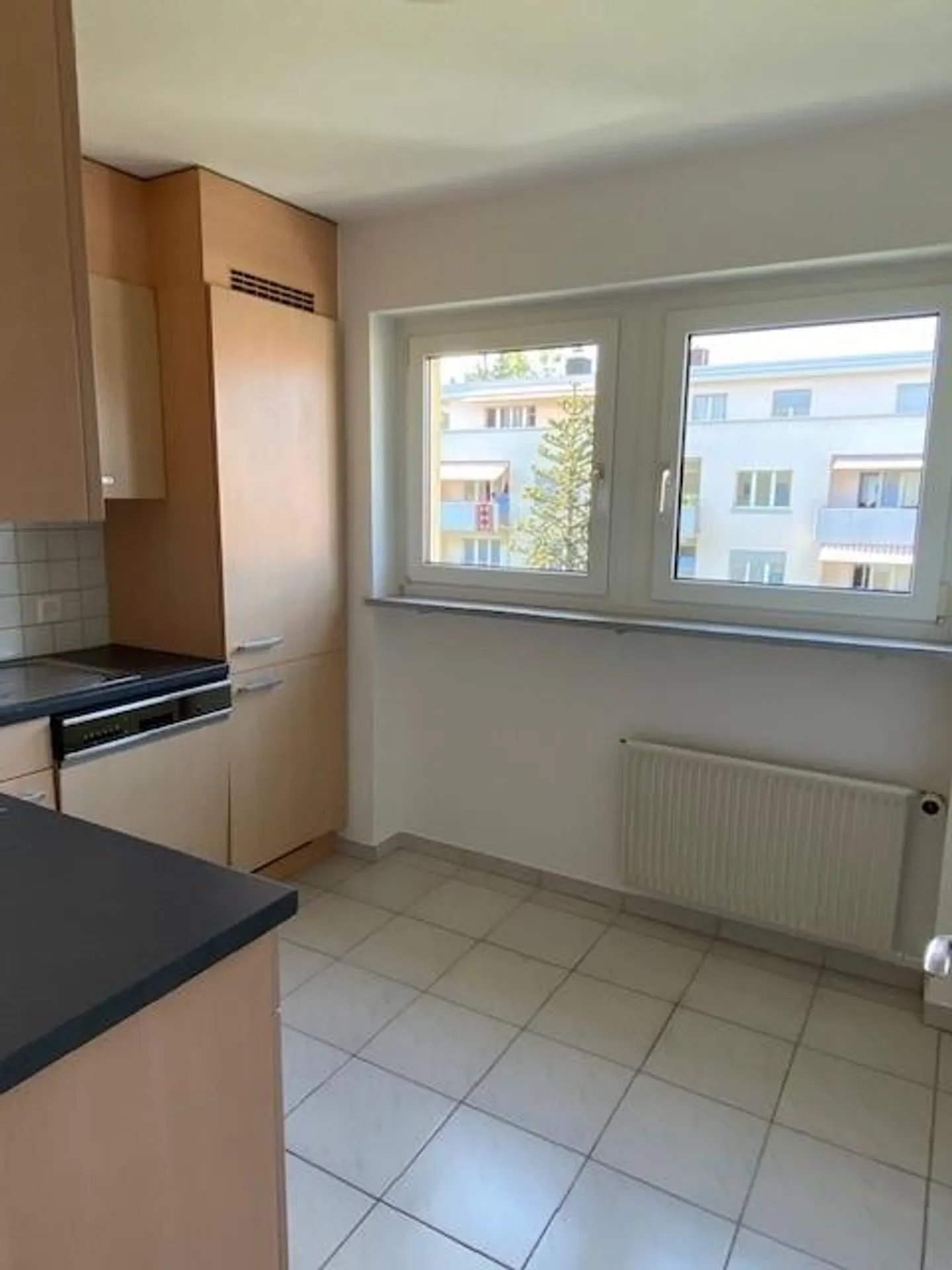 Lichtdurchflutete  4.5-Zimmer-Wohnung mit Balkon, Garagenbox - Foto 9 von 13