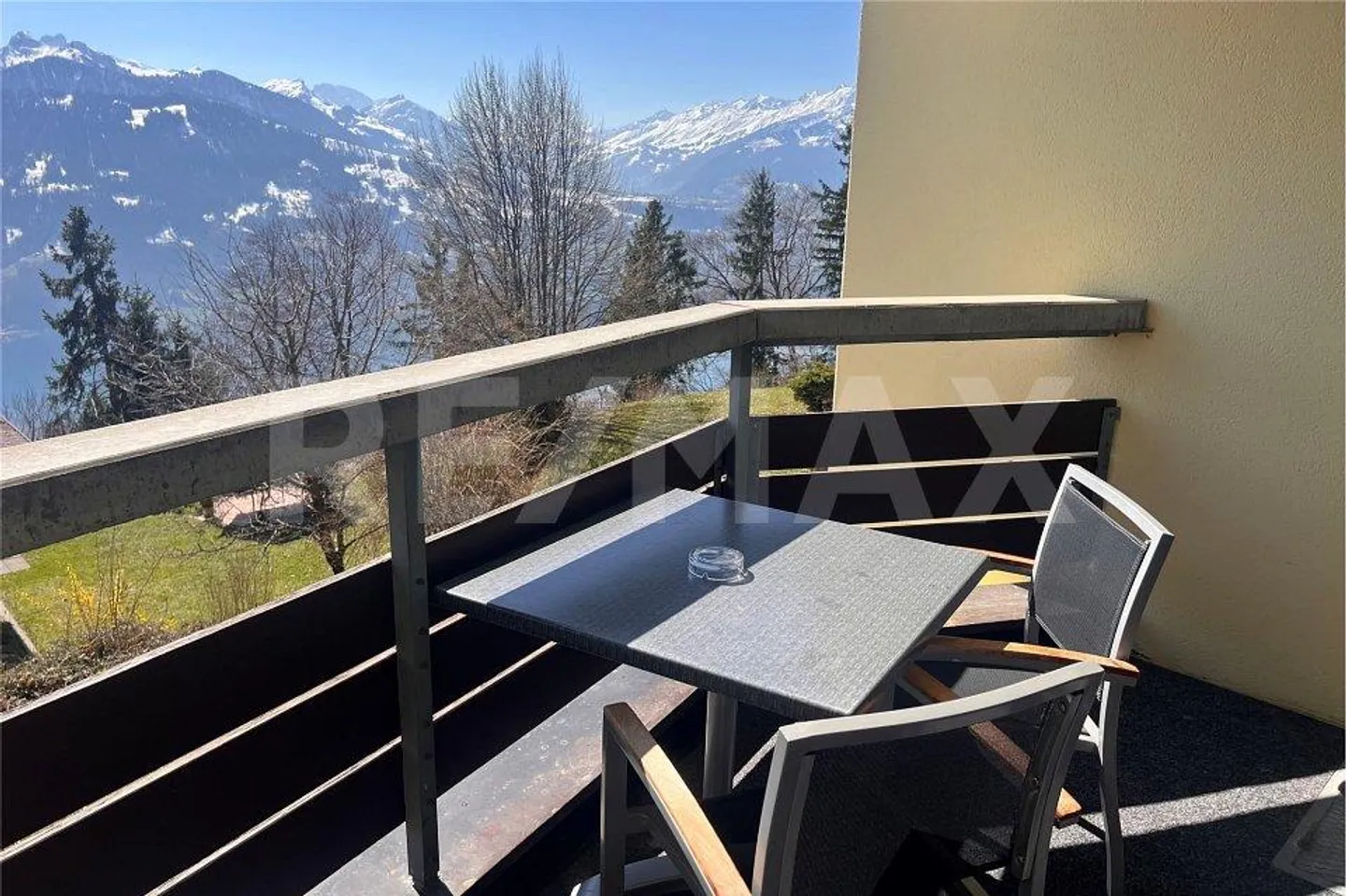 Appartamento per vacanze 2 ½ camere con utilizzo della piscina coperta + SPA - Foto 2 di 13