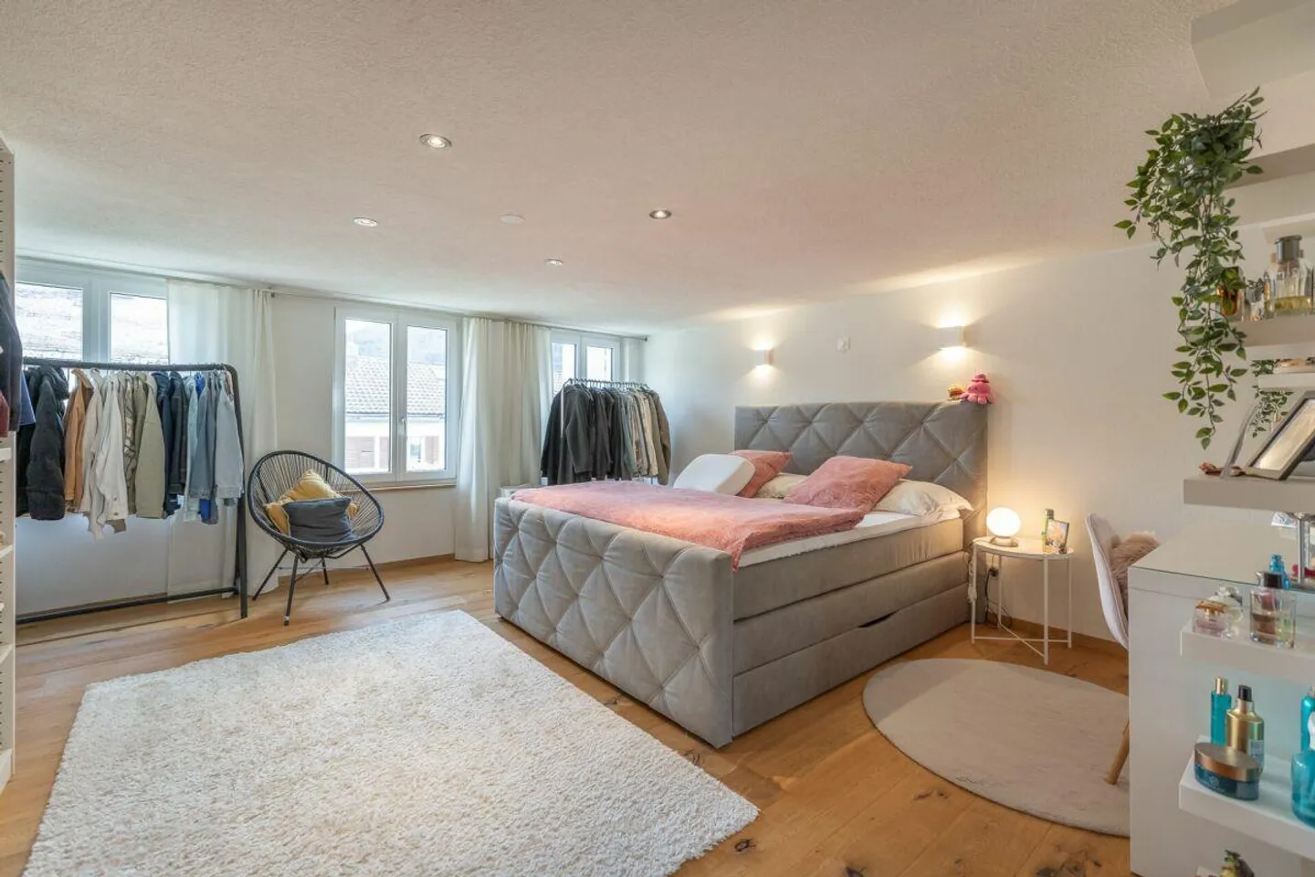 Attractive Townhouse in a Quiet Residential Area - Photo 6 of 12