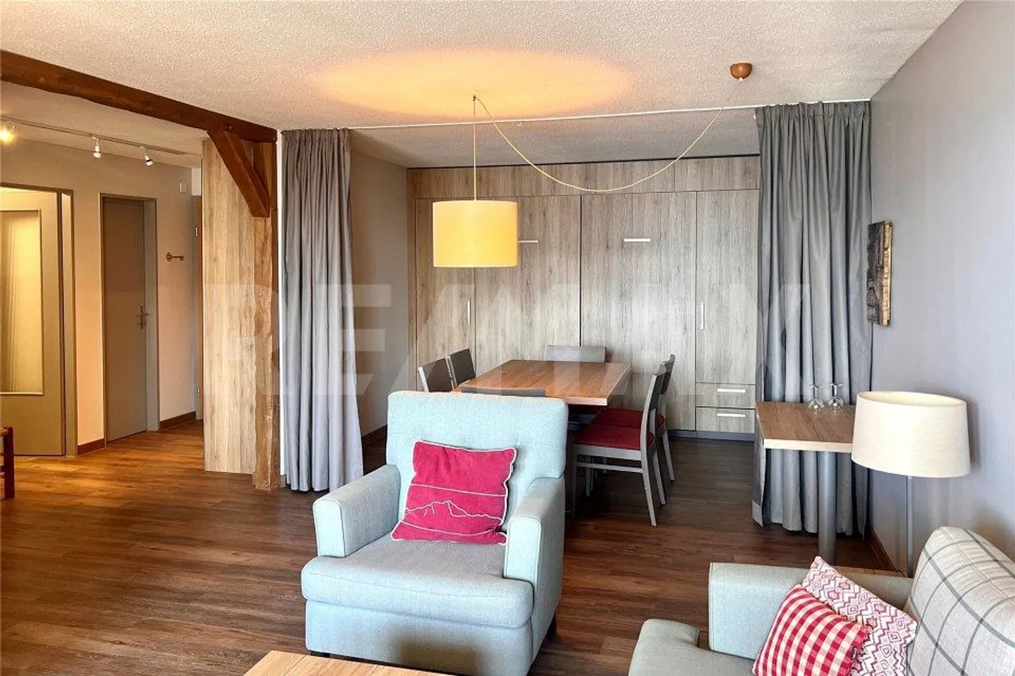 Appartamento per vacanze 2 ½ camere con utilizzo della piscina coperta + SPA - Foto 6 di 13