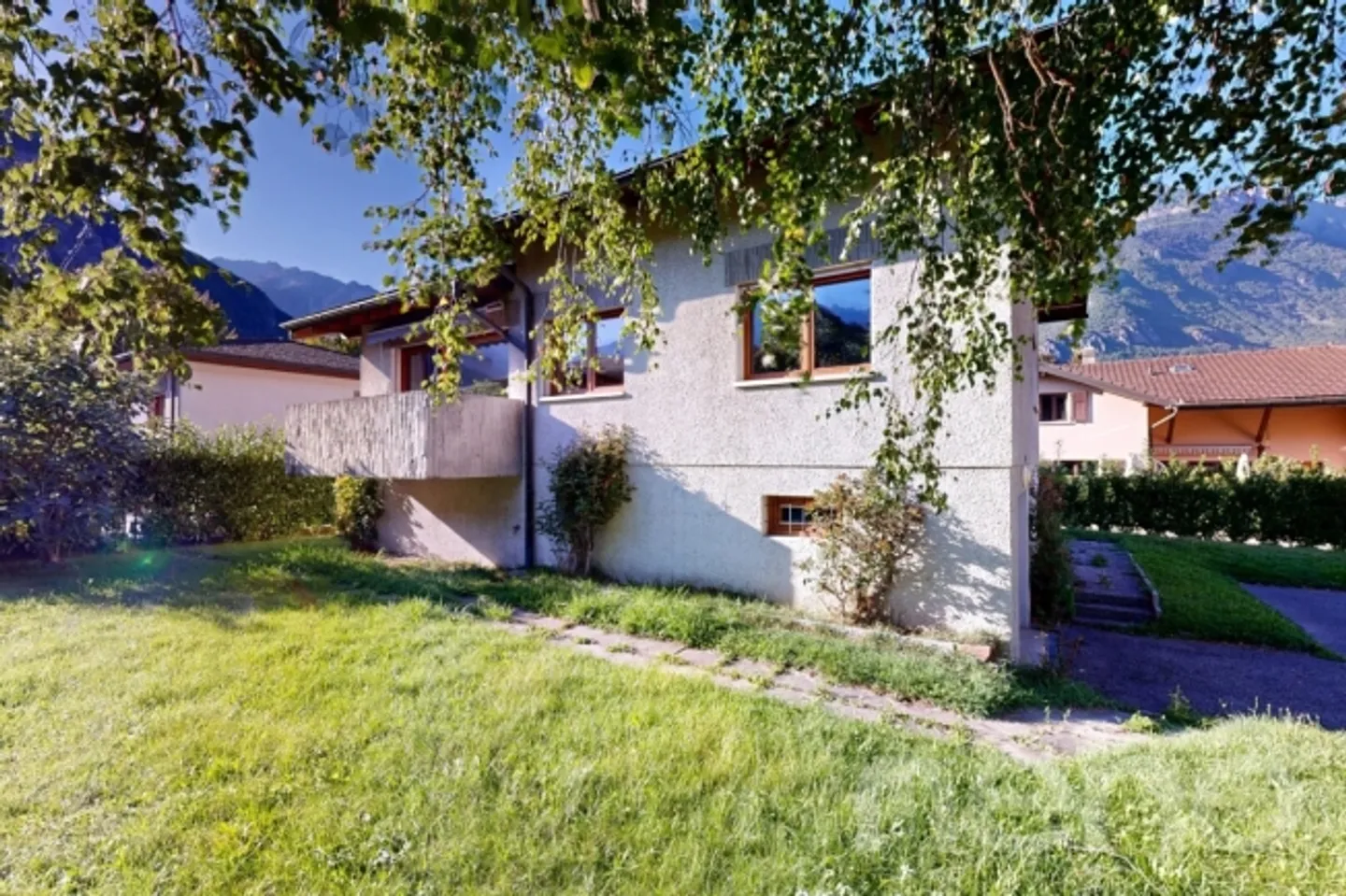Casa familiare con 6 stanze - Foto 2 di 12