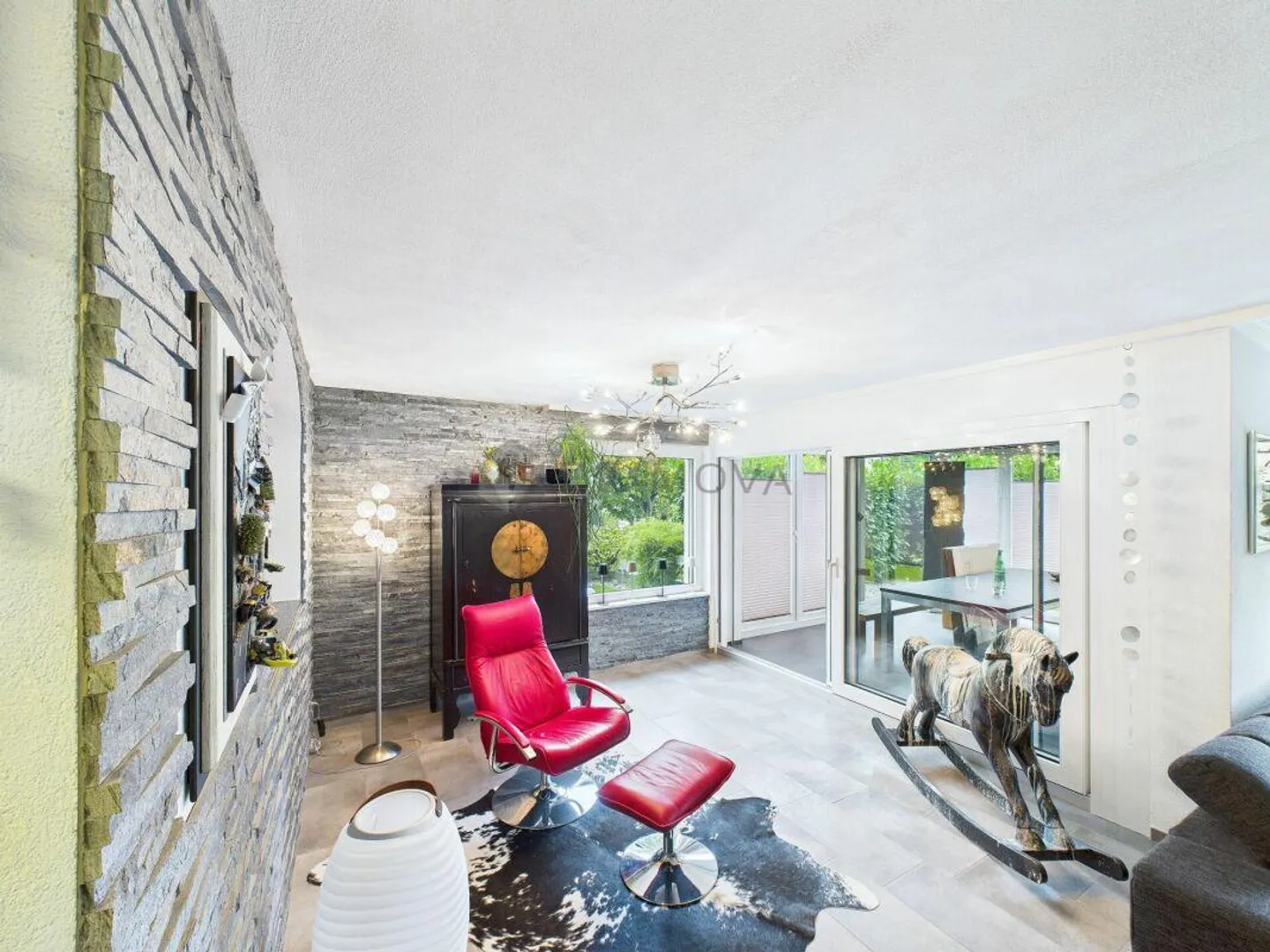 A Weesen, una casa familiare bifamiliare cerca un nuovo proprietario! - Foto 6 di 16