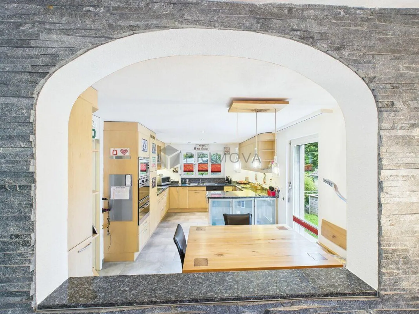 A Weesen, una casa familiare bifamiliare cerca un nuovo proprietario! - Foto 7 di 16