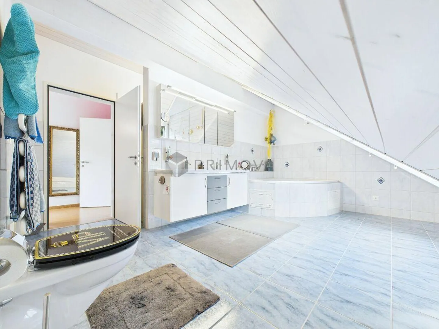 A Weesen, una casa familiare bifamiliare cerca un nuovo proprietario! - Foto 13 di 16
