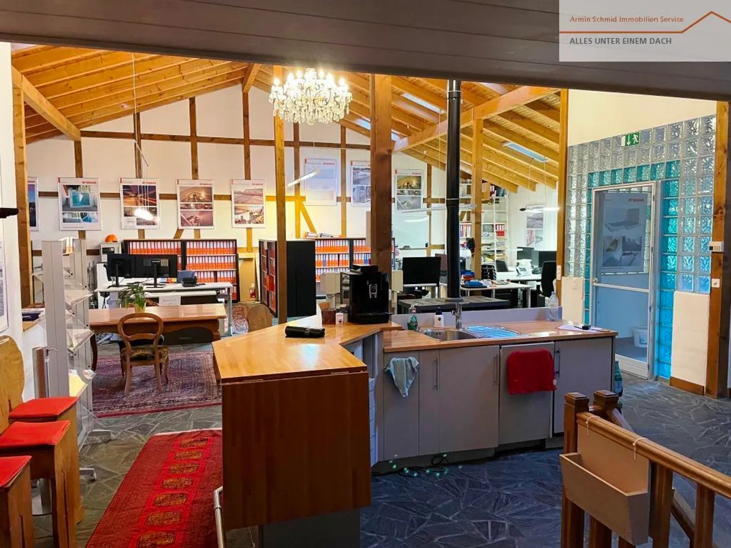 Large office, storage with workshop, archive and ancillary rooms - Photo 3 of 18
