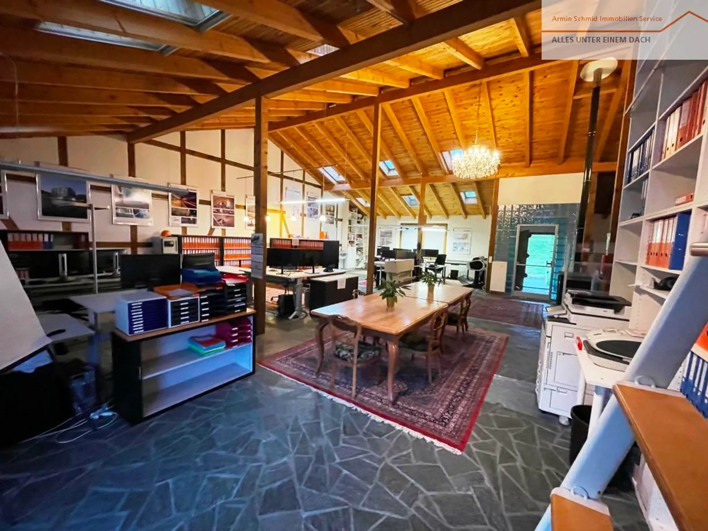 Large office, storage with workshop, archive and ancillary rooms - Photo 5 of 18
