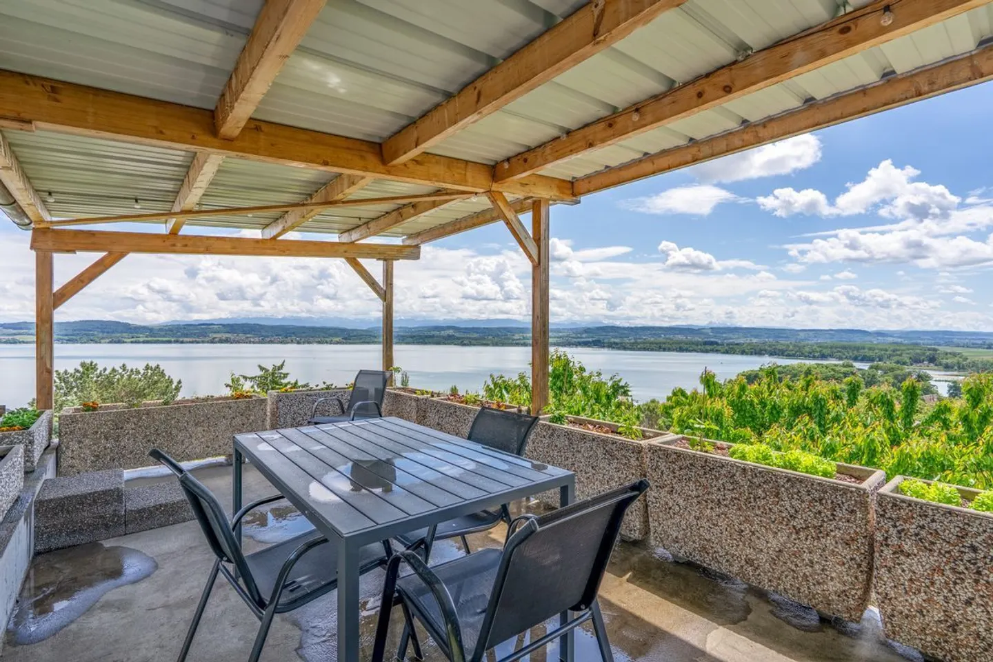 Casa con vista sul lago di Morat e la possibilità di costruire un appartamento - Foto 12 di 12