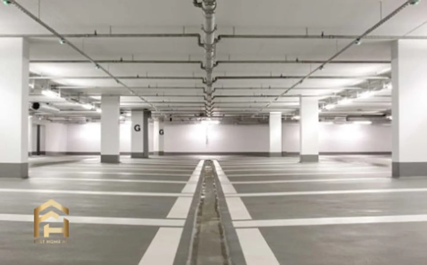 Place de parking couverte dans le garage La Poste à Visp - Photo 2 sur 3