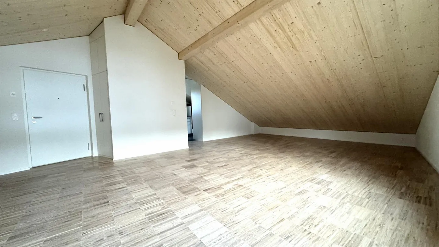 Exklusive, grosszügige Dachwohnung im Eigentumsstandard - Foto 2 von 15