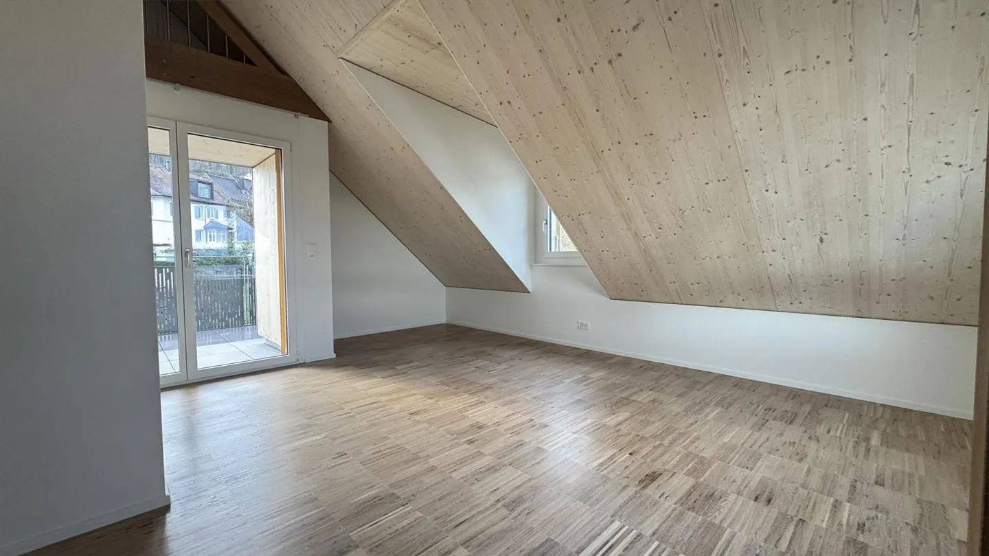 Exklusive, grosszügige Dachwohnung im Eigentumsstandard - Foto 3 von 15