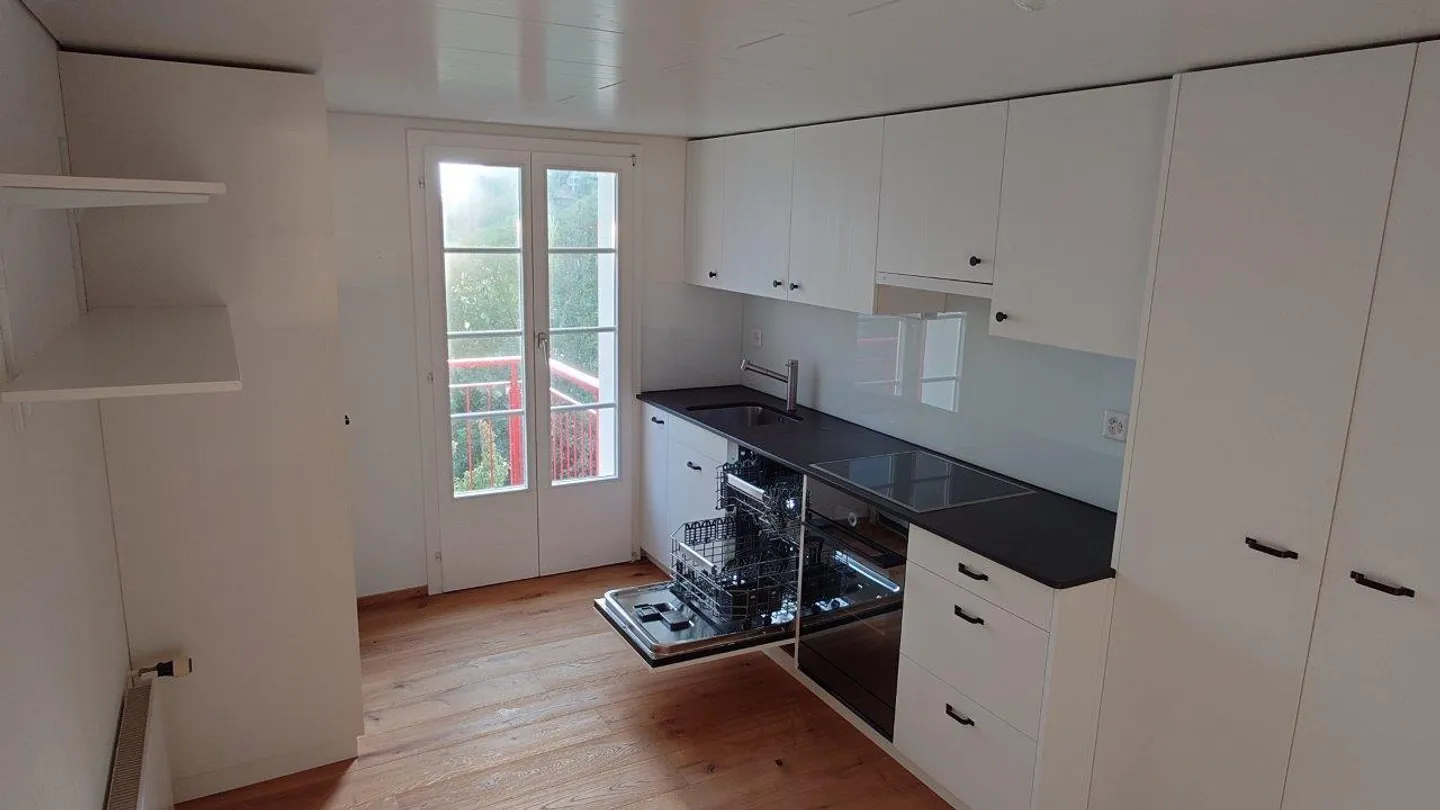 Privilegierte Dachwohnung mit Panoramablick über Gersau - Foto 3 von 12