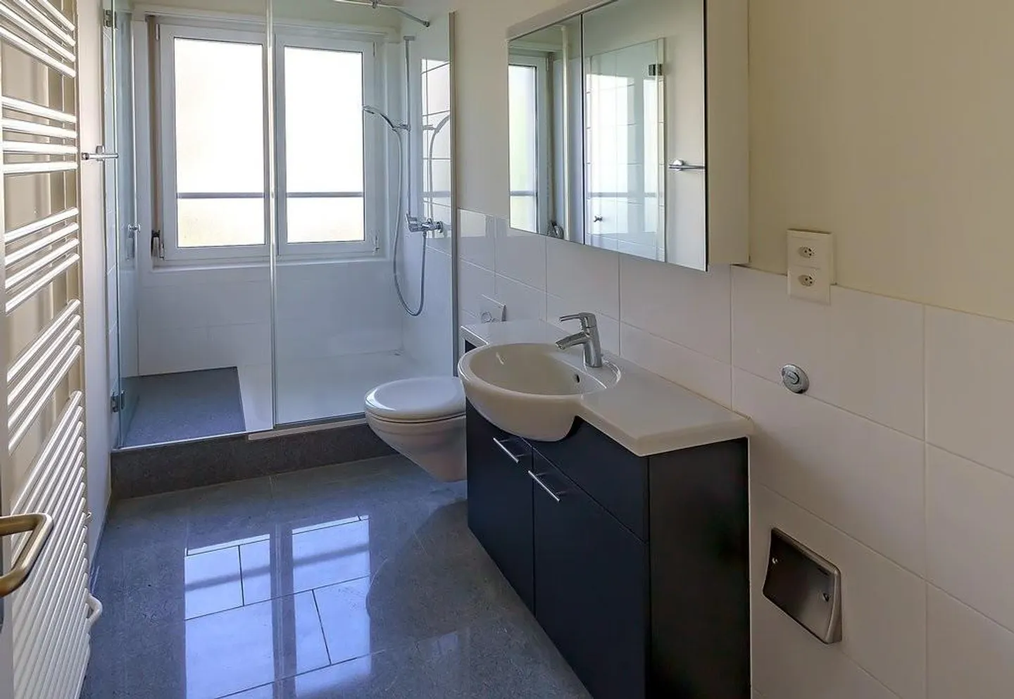 Appartement 2.5 pièces dans le Zurich urbain-Wipkingen - Photo 3 sur 10