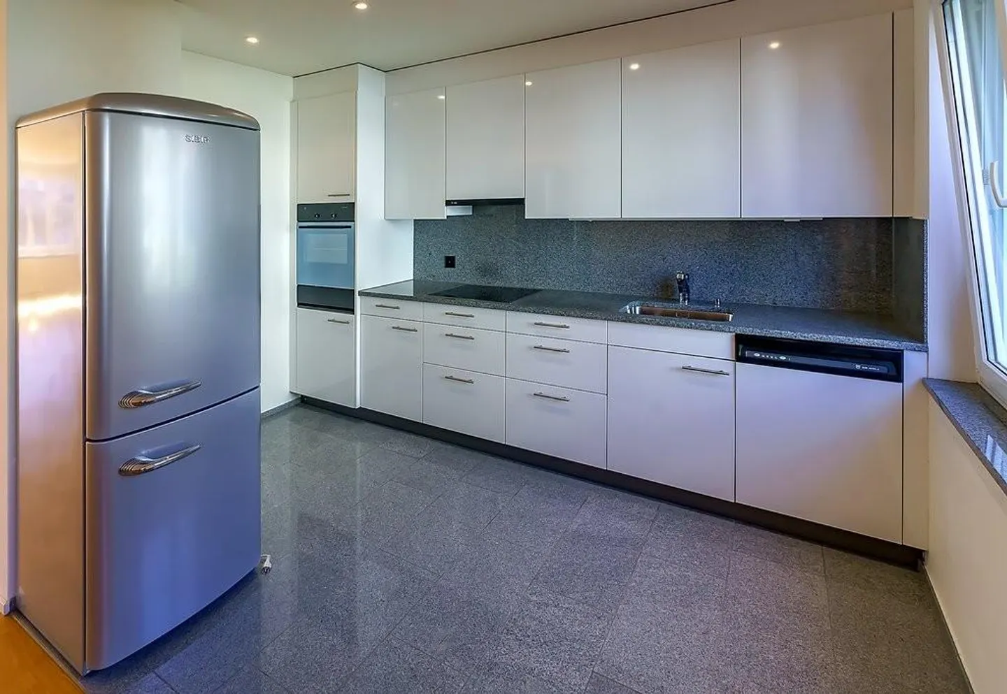 Appartement 2.5 pièces dans le Zurich urbain-Wipkingen - Photo 4 sur 10