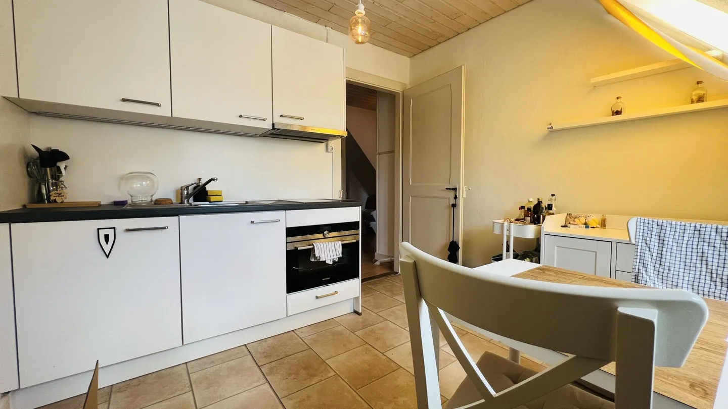 Charmante 3.5-Zimmer Altbau-Dachwohnung in bester Wohnlage. - Foto 5 von 12