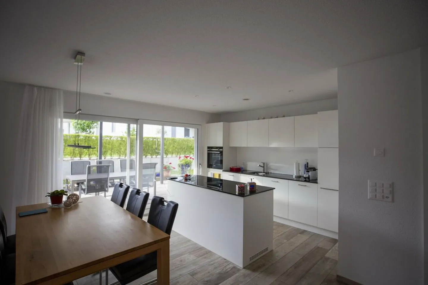 Neuwertige 3.5-Zimmer-Wohnung im Erdgeschoss in Oberwil bei Büren - Foto 3 von 8
