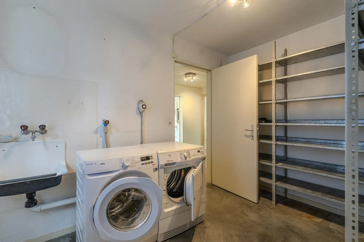Ampia casa a schiera in diritto di superficie - Foto 8 di 23