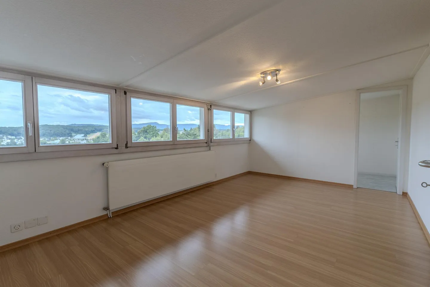 Ampia casa a schiera in diritto di superficie - Foto 13 di 23