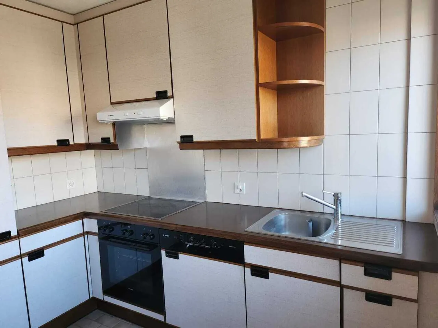 APPARTAMENTO 4 LOCALI IN CENTRO CON ASCENSORE, UN MESE DI AFFITTO GRATIS! - Foto 2 di 9