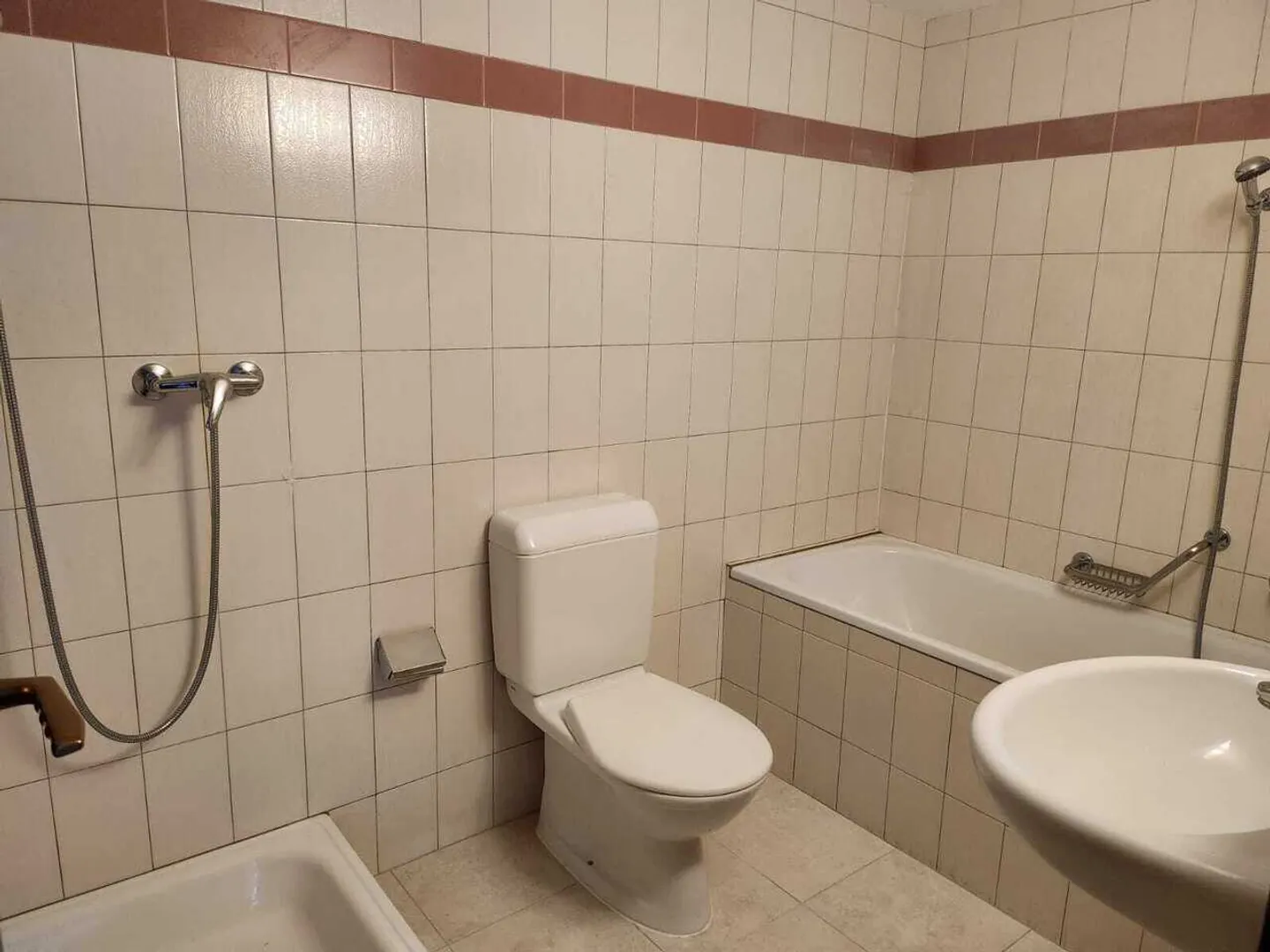 APPARTAMENTO 4 LOCALI IN CENTRO CON ASCENSORE, UN MESE DI AFFITTO GRATIS! - Foto 9 di 9
