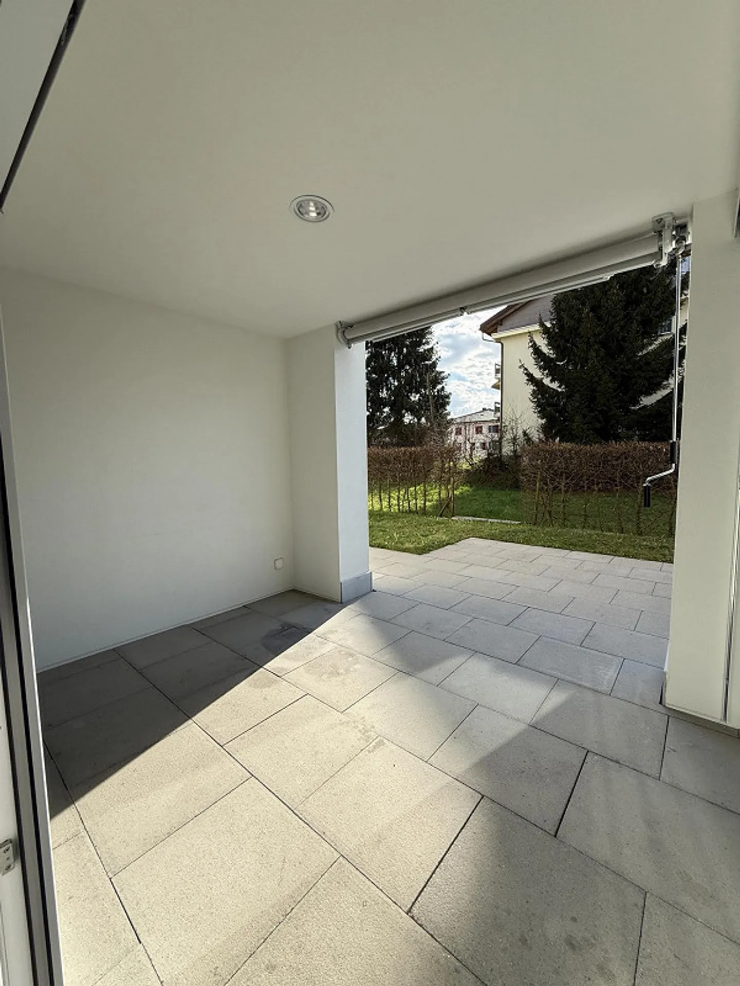 Appartement moderne de 2,5 pièces avec espace jardin - Photo 6 sur 7