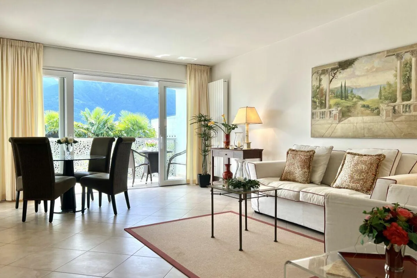Charming 3.5 room apartment in sunny location with partial lake view and communal indoor pool - Photo 19 of 30