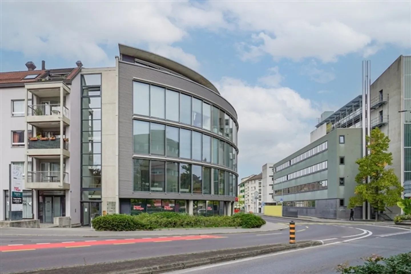 «Vos futurs bureau à deux pas de toutes les commodités» - Photo 1 sur 9