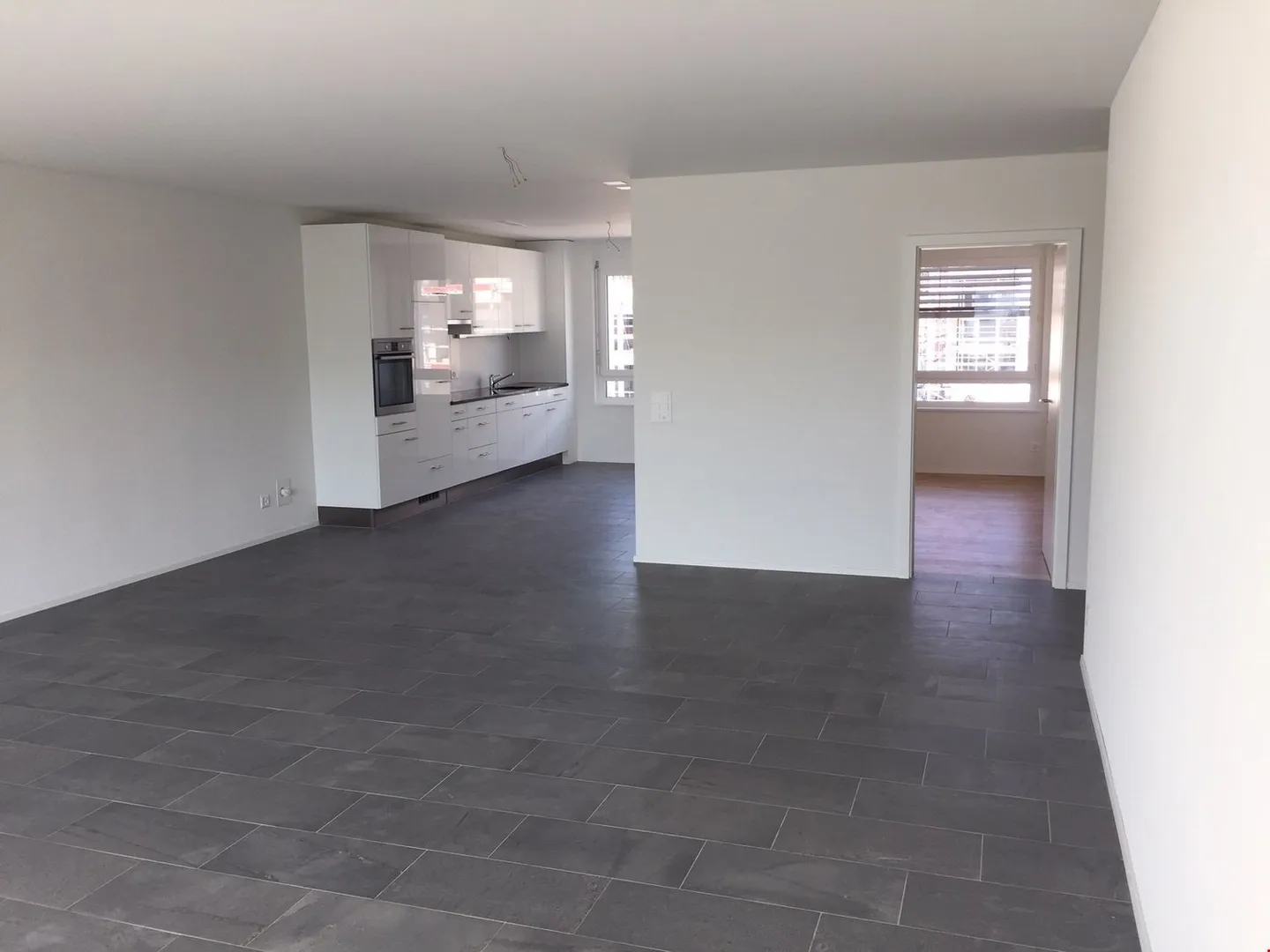 Appartamento soleggiato di 4,5 stanze con loggia - Foto 2 di 10