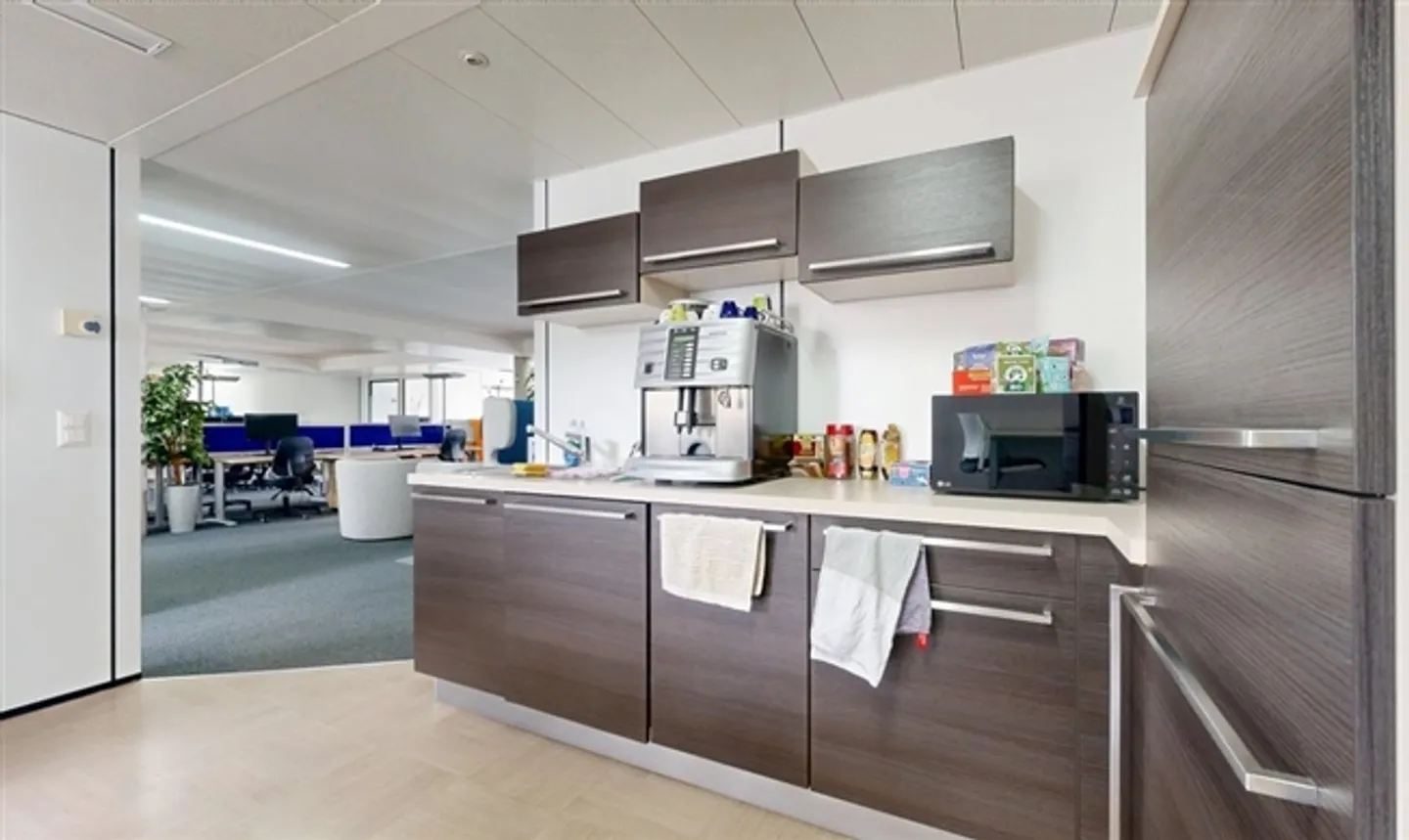 «Vos futurs bureau à deux pas de toutes les commodités» - Photo 4 sur 9