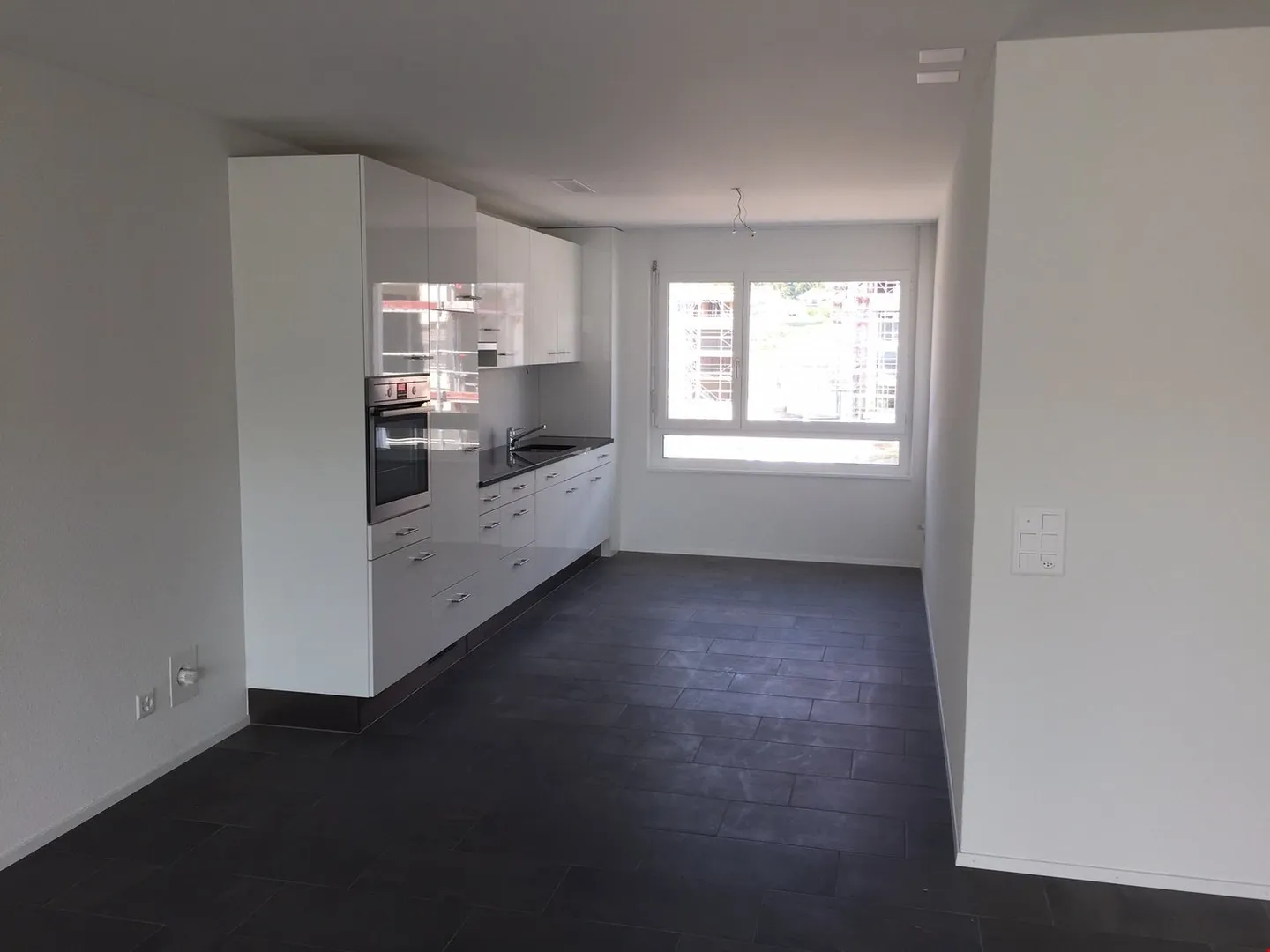 Appartamento soleggiato di 4,5 stanze con loggia - Foto 4 di 10