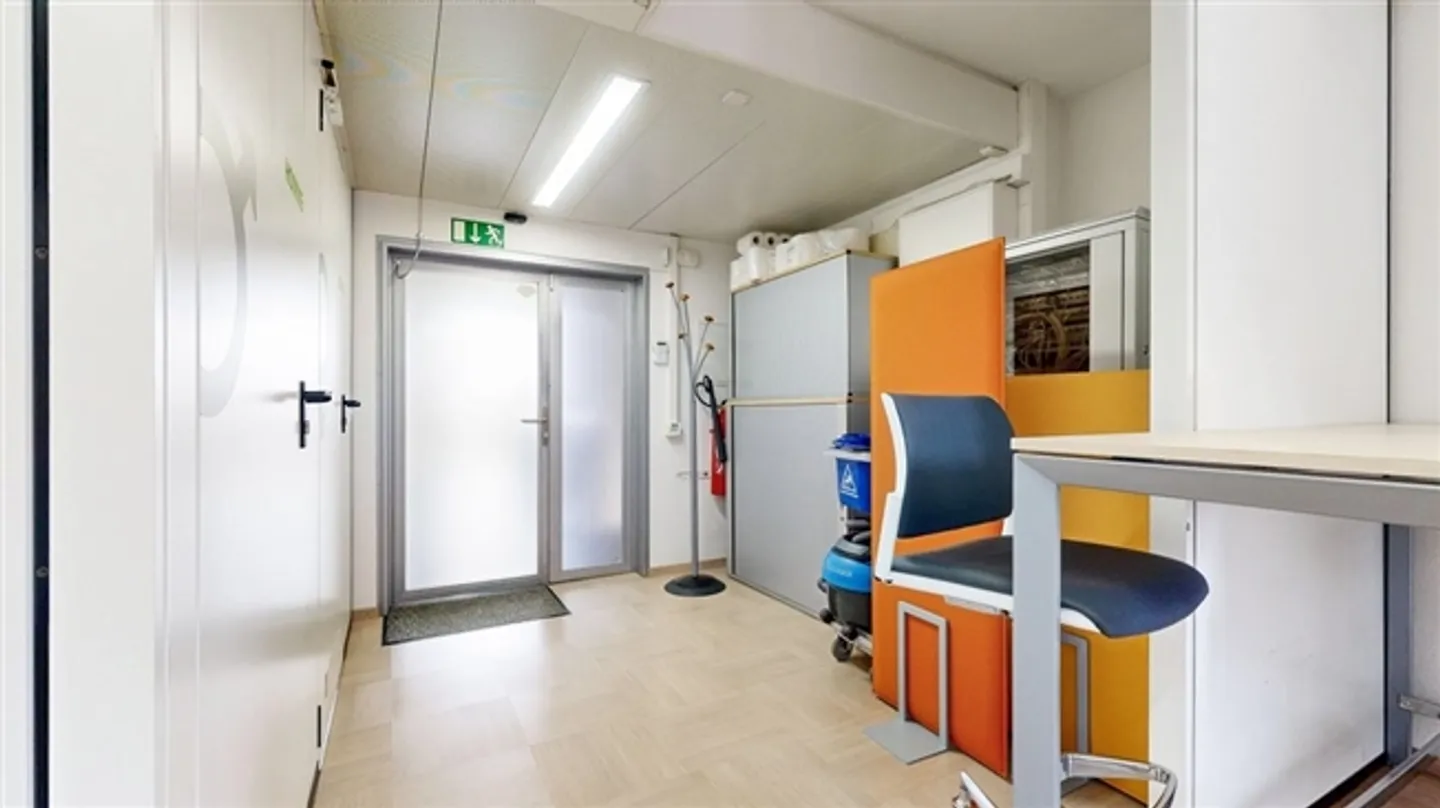 «Vos futurs bureau à deux pas de toutes les commodités» - Photo 5 sur 9