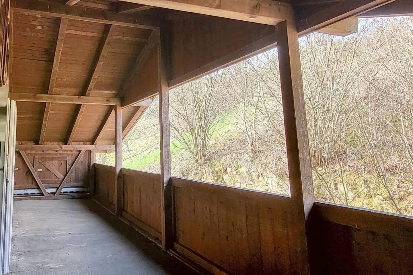 Haus sucht Renovationsprofi - Freistehendes Chalet zum renovieren - Foto 5 di 13