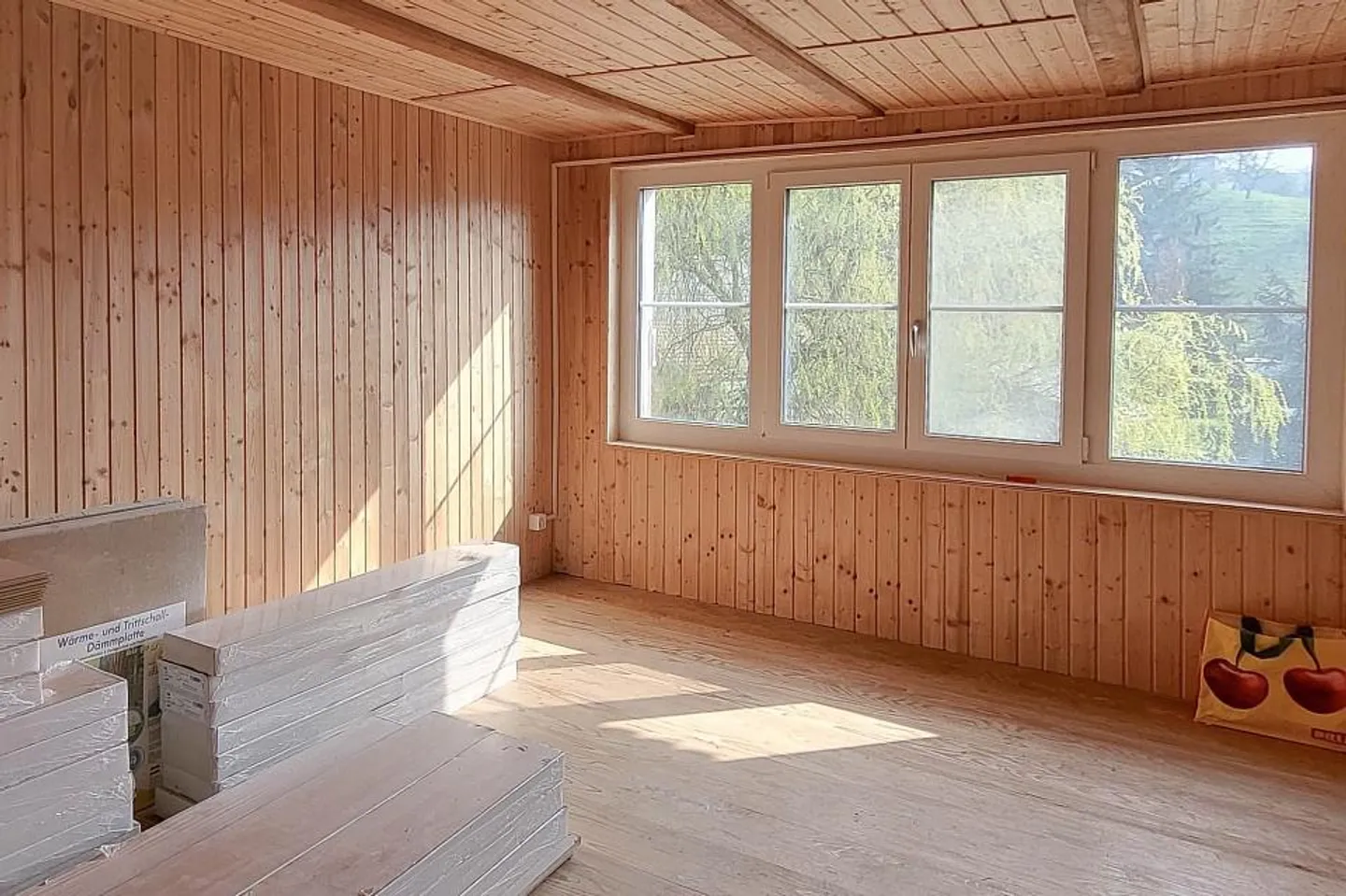 Haus sucht Renovationsprofi - Freistehendes Chalet zum renovieren - Foto 9 di 13