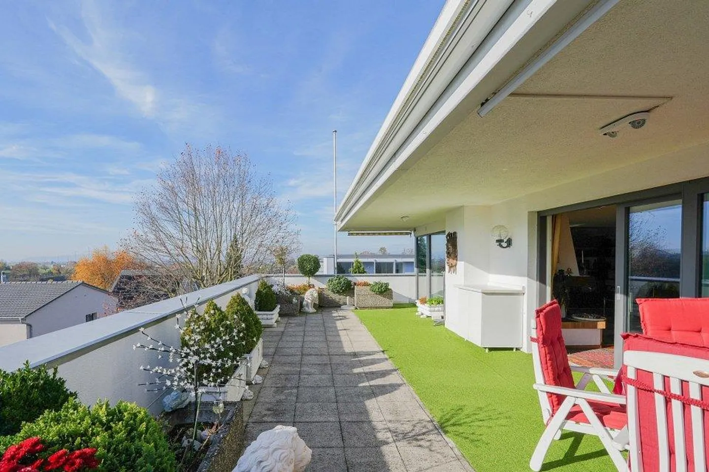 Living where the name is program: 5.5 room penthouse apartment at Sonnh... - Photo 4 of 13