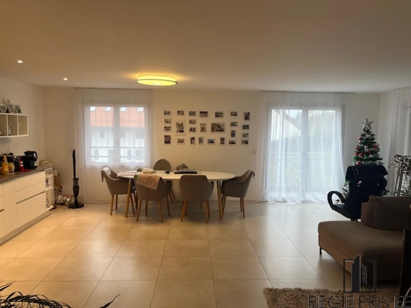 Appartement moderne de 4.5 pièces au 1er étage - Photo 2 sur 13