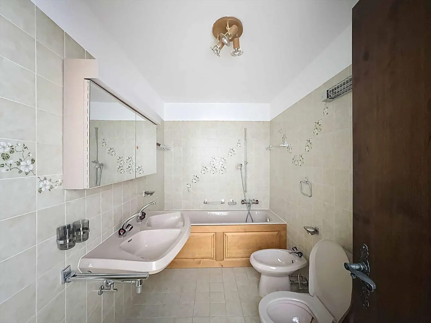 3.5-room apartment facing the golf course with a very beautiful view - Photo 10 of 12