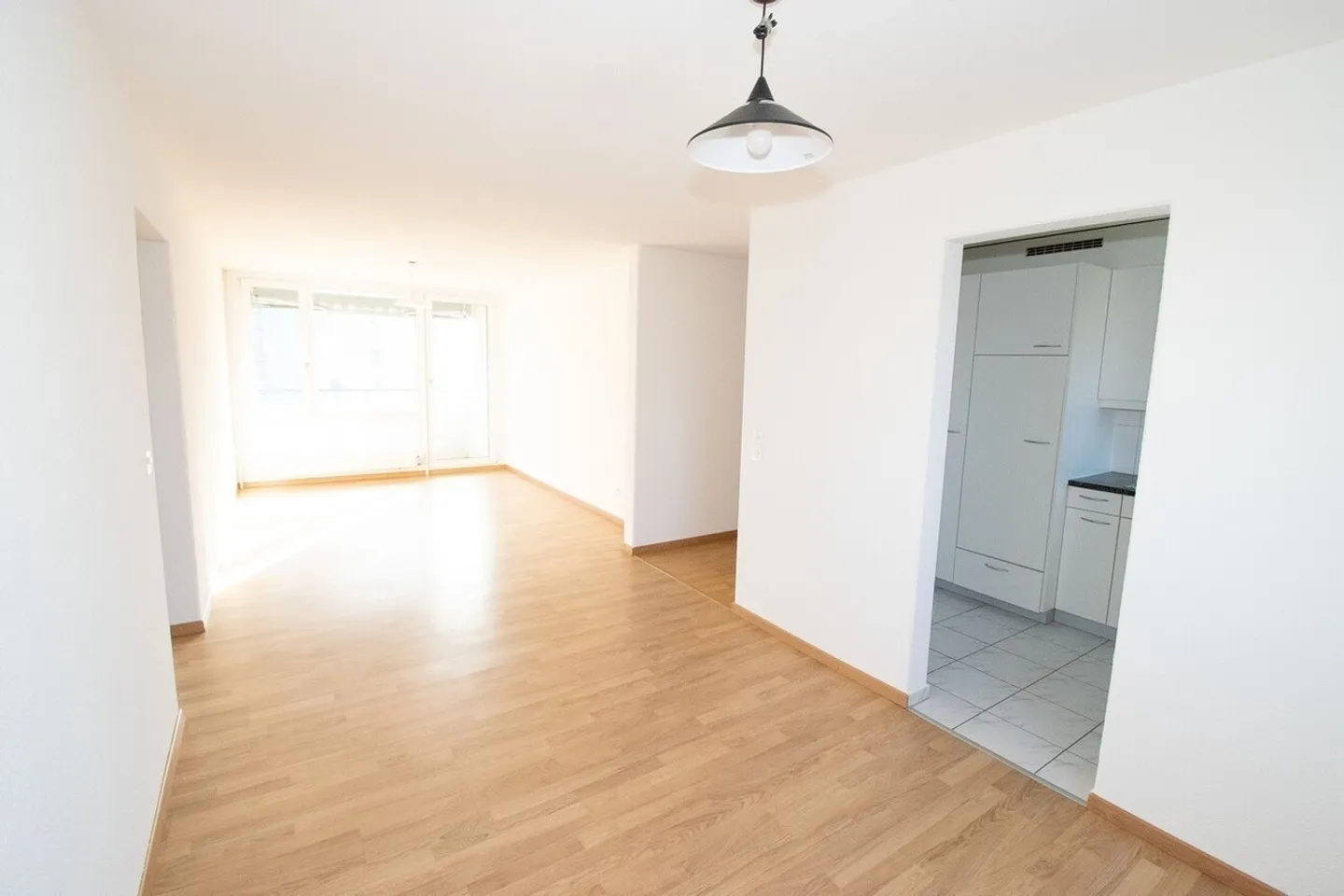 Gemütliche Wohnung mit Balkonblick - Foto 2 von 4