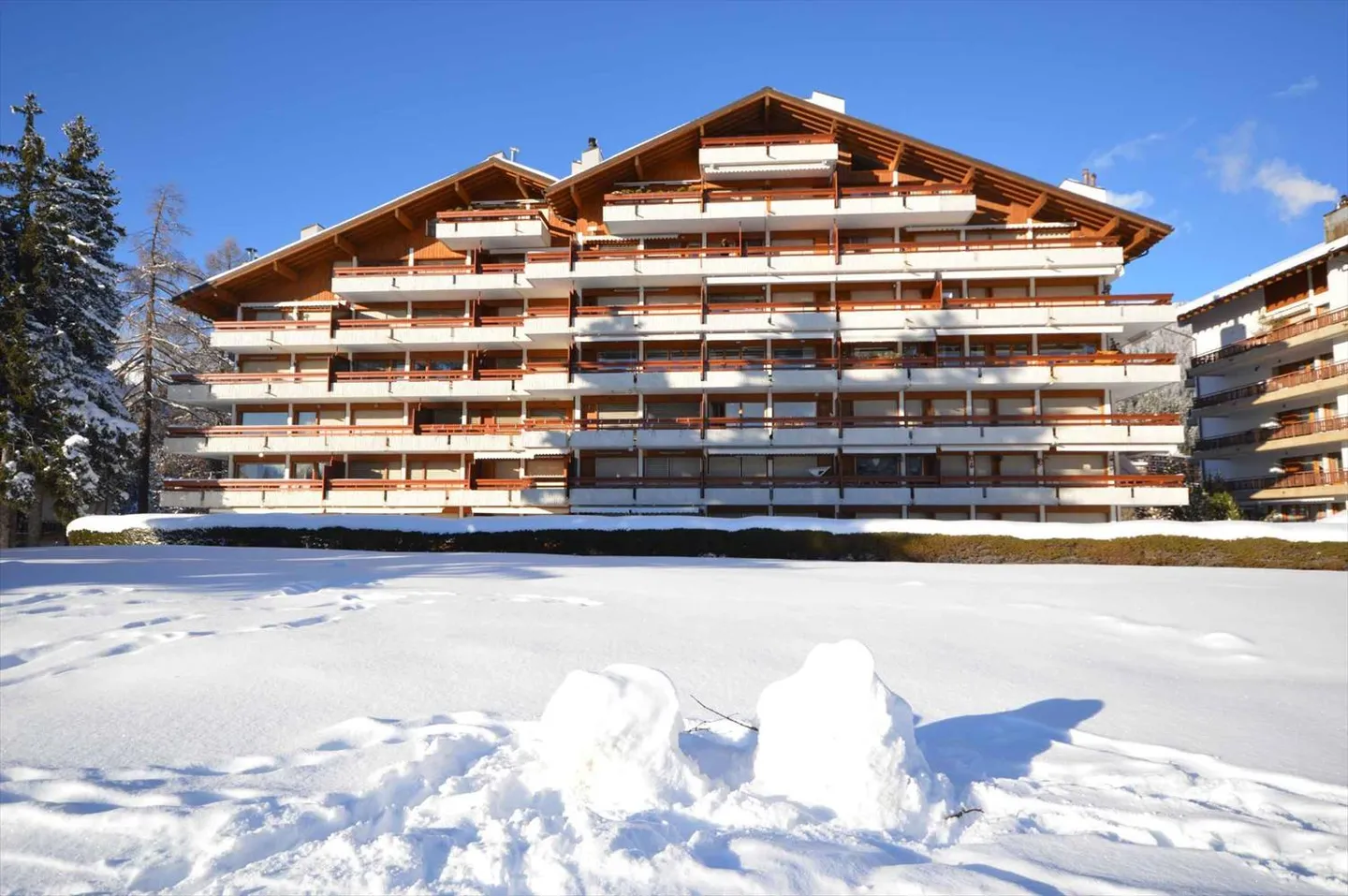 3.5-room apartment facing the golf course with a very beautiful view - Photo 12 of 12