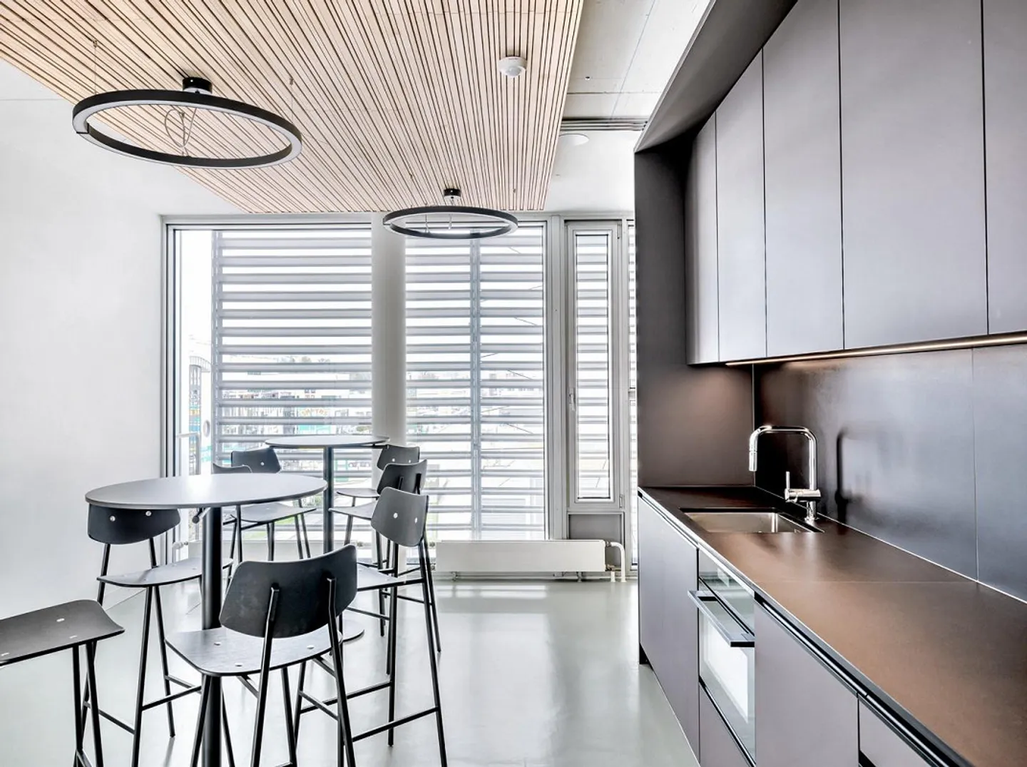 KOWERK Dietlikon - Spazi per uffici alla moda e rappresentativi alle porte di Zurigo - Foto 5 di 8