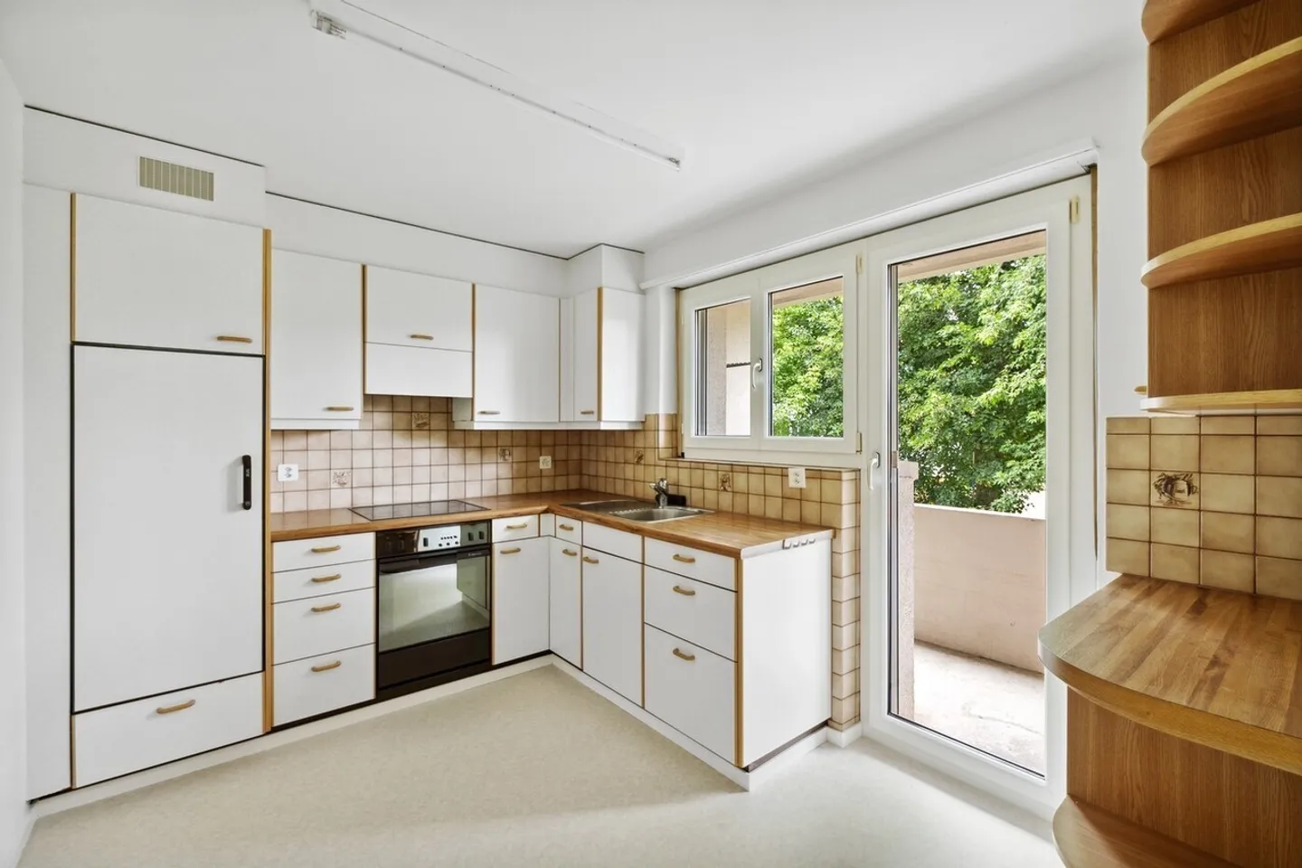 Appartamento spazioso con balconi - Foto 1 di 9