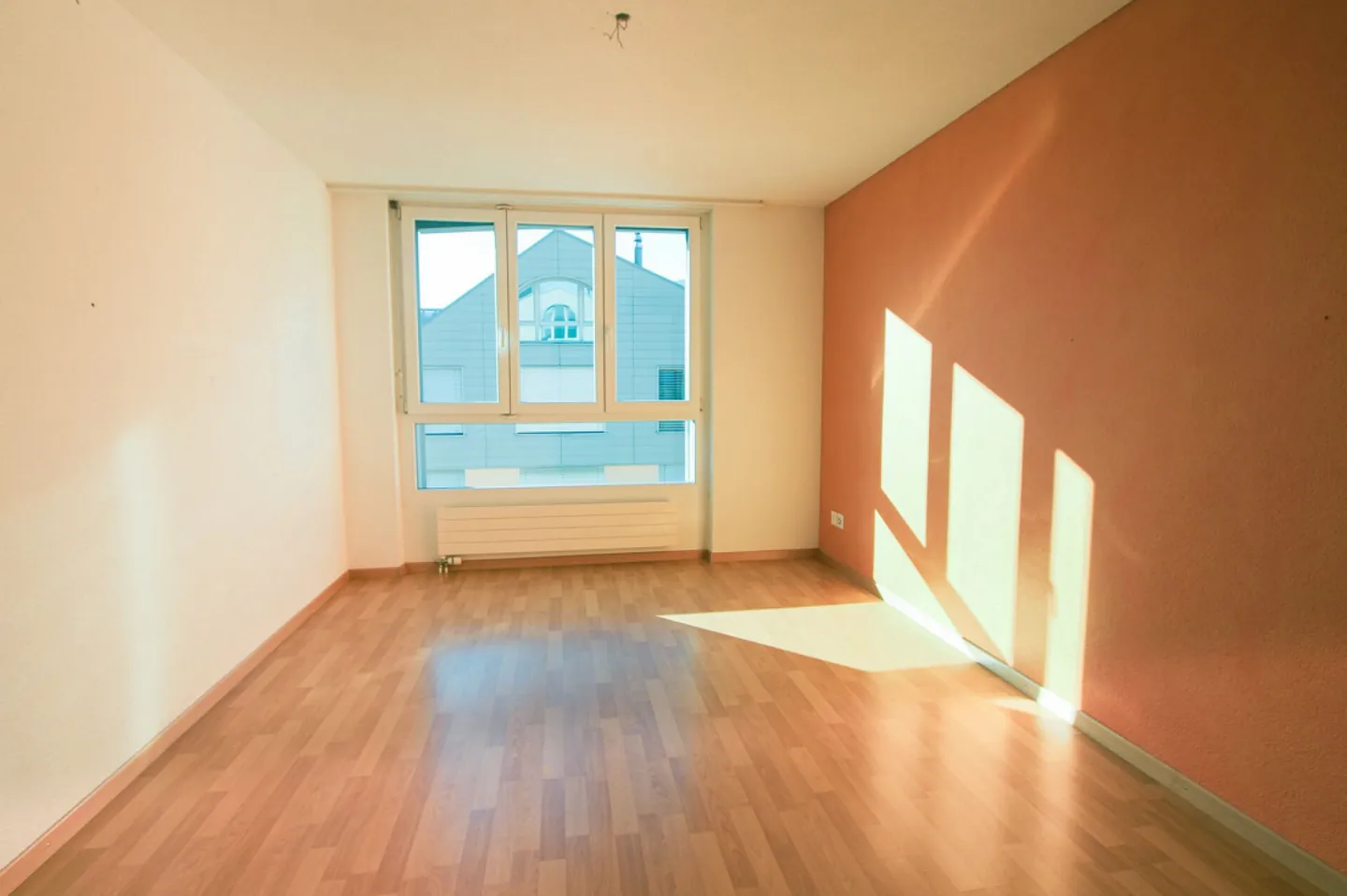 CENTRAL, ENSOLEILLÉ & FAMILIAL - ATTRACTIVE MAISONETTE PENTHOUSE DE 5.5 CHAMBRES - Photo 11 sur 15