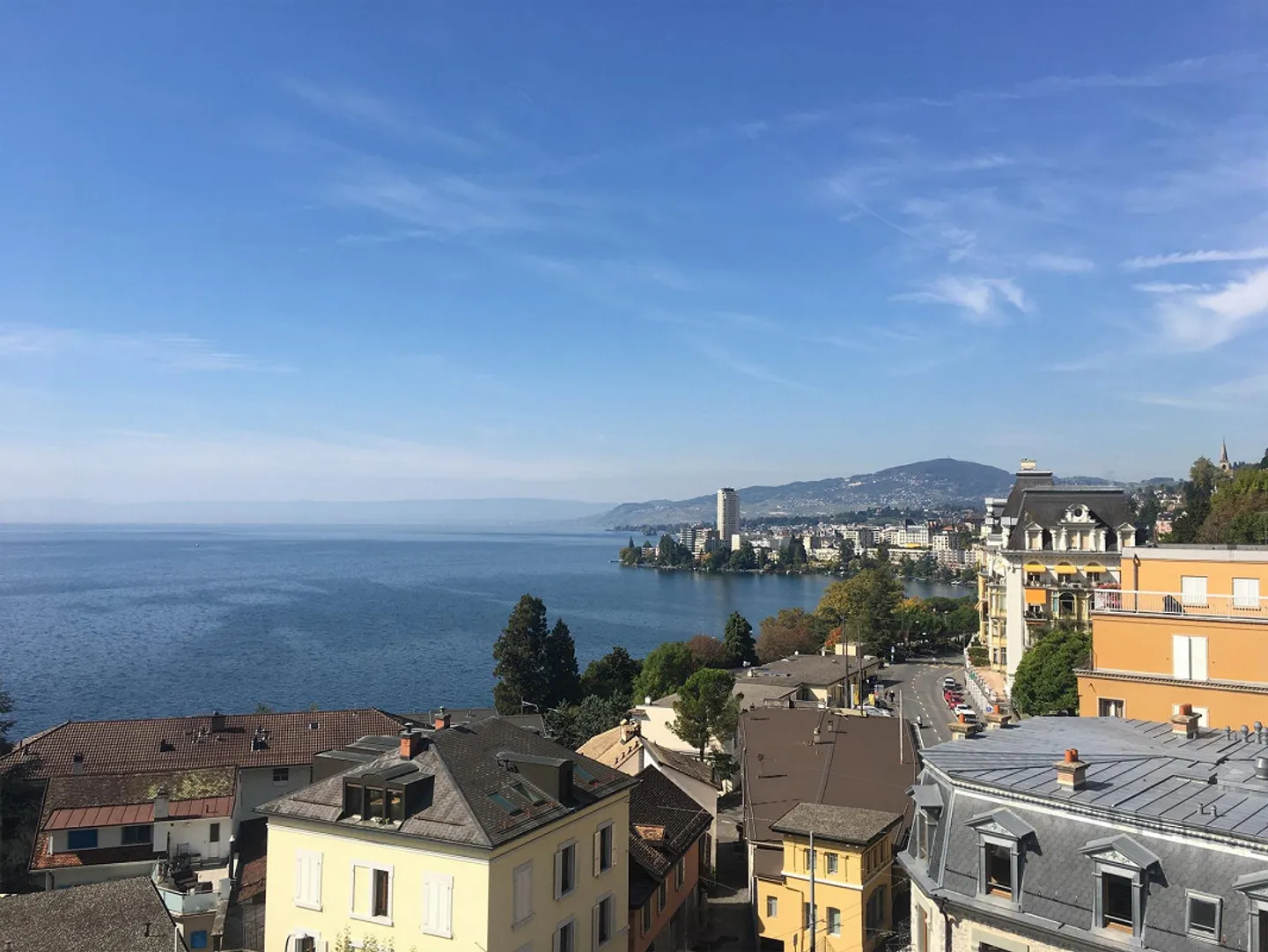 Apartment with a magnificent view of the lake! - Photo 10 of 11